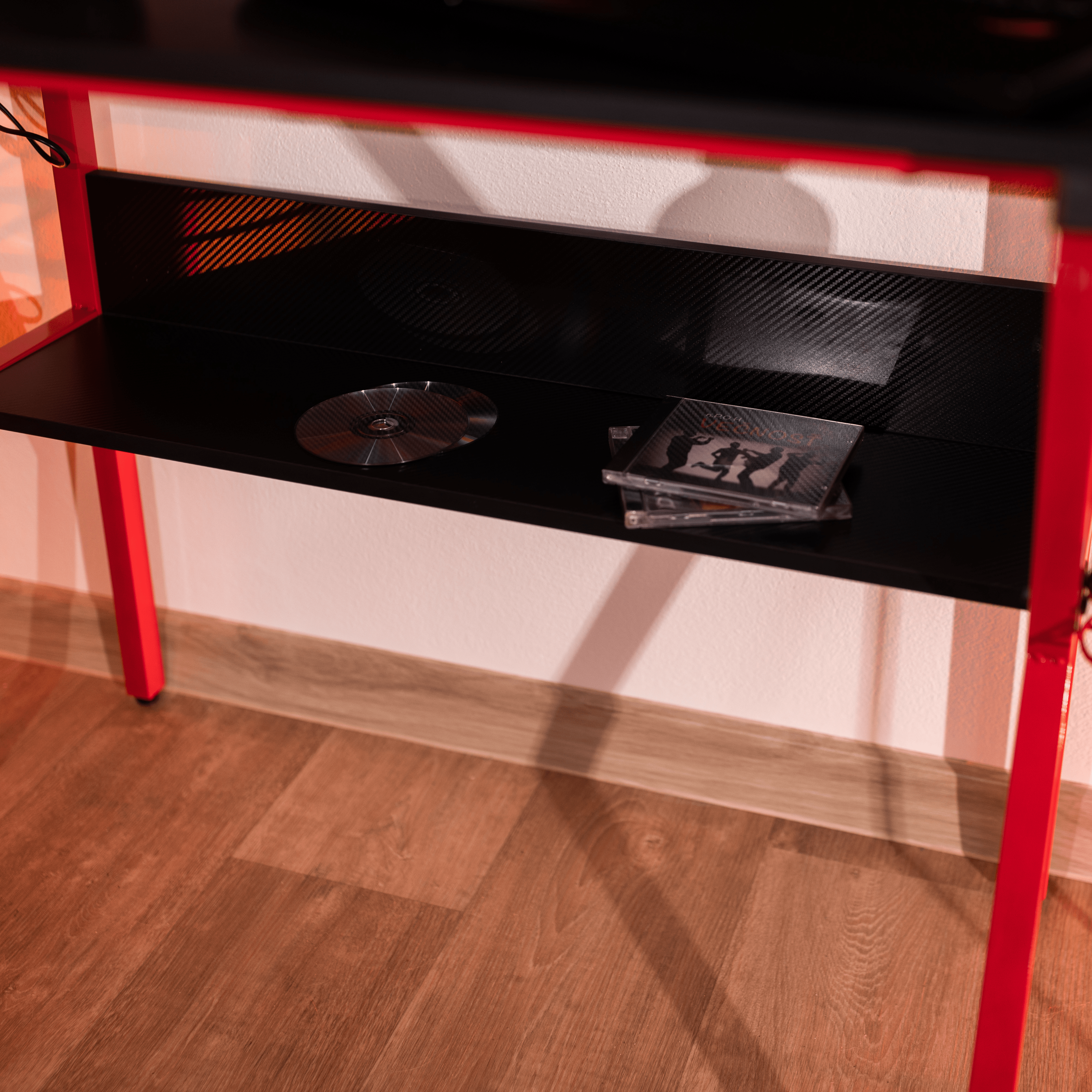 tabir-cd-cervena-01-min